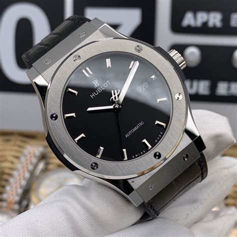 đồng hồ hublot giả.